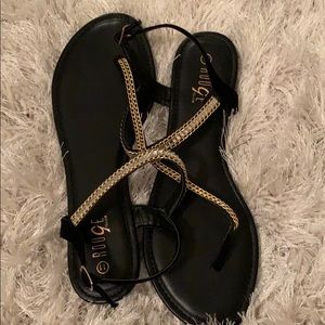 Rouge Helium Black and Gold sandals